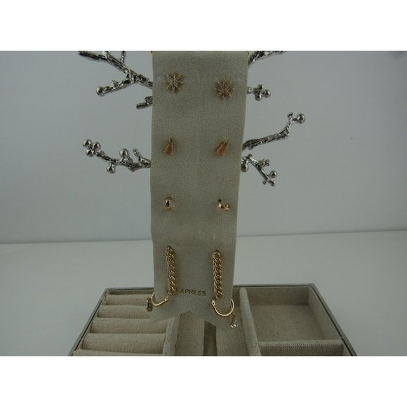 NEW WITH TAGS EXPRESS SET OF 5 SHINY GOLD EARRING SET - Picture 4 of 4